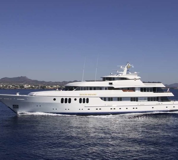 Yacht BLUE MOON, Feadship | CHARTERWORLD Luxury Superyacht Charters